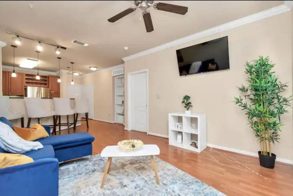 Modern Condo Near Texas Medical Center W Free Parking Houston Exterior photo