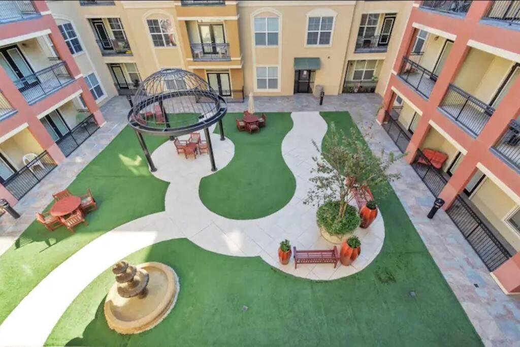 Modern Condo Near Texas Medical Center W Free Parking Houston Exterior photo