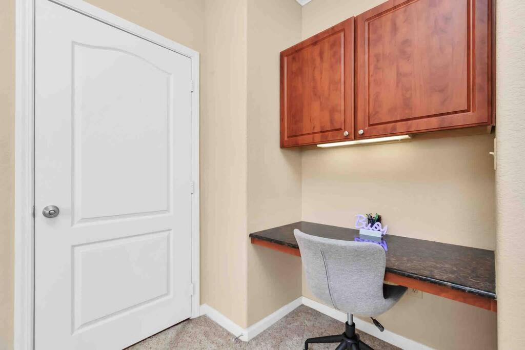 Modern Condo Near Texas Medical Center W Free Parking Houston Exterior photo