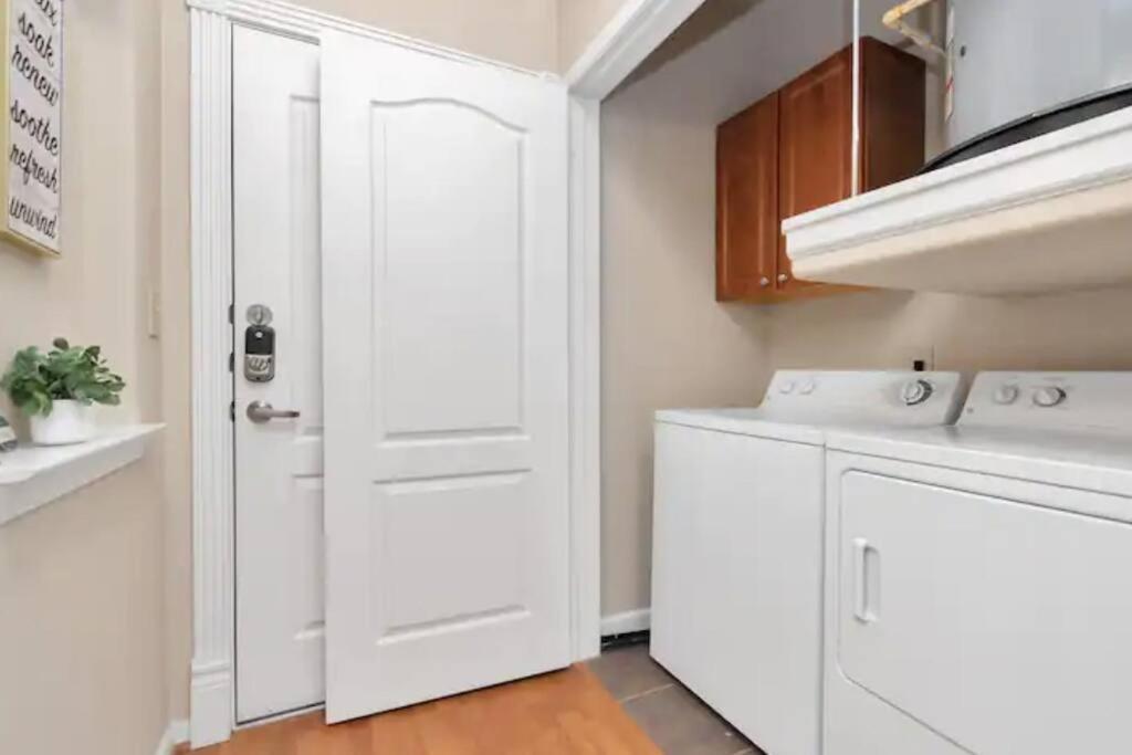 Modern Condo Near Texas Medical Center W Free Parking Houston Exterior photo